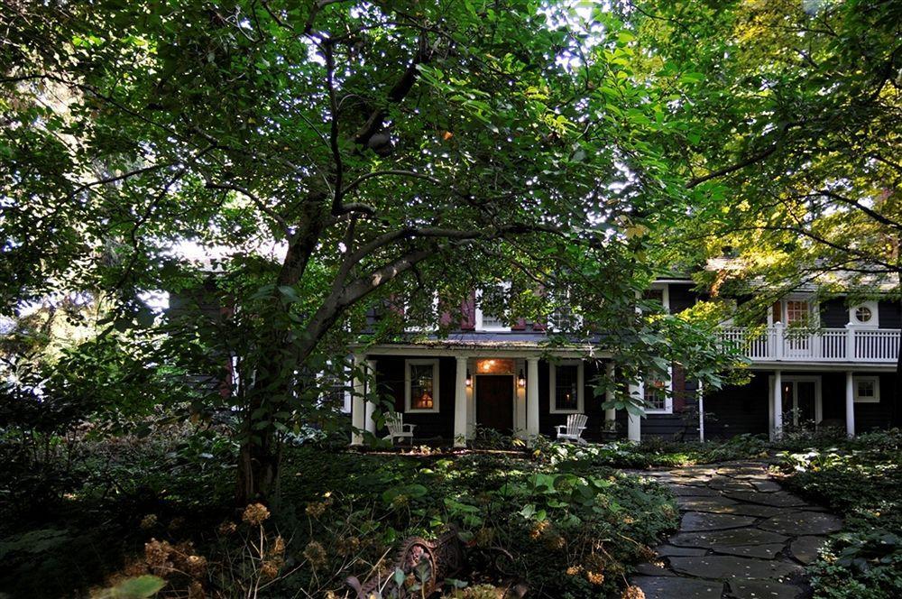 Buttermilk Falls Inn & Spa Milton Exterior photo