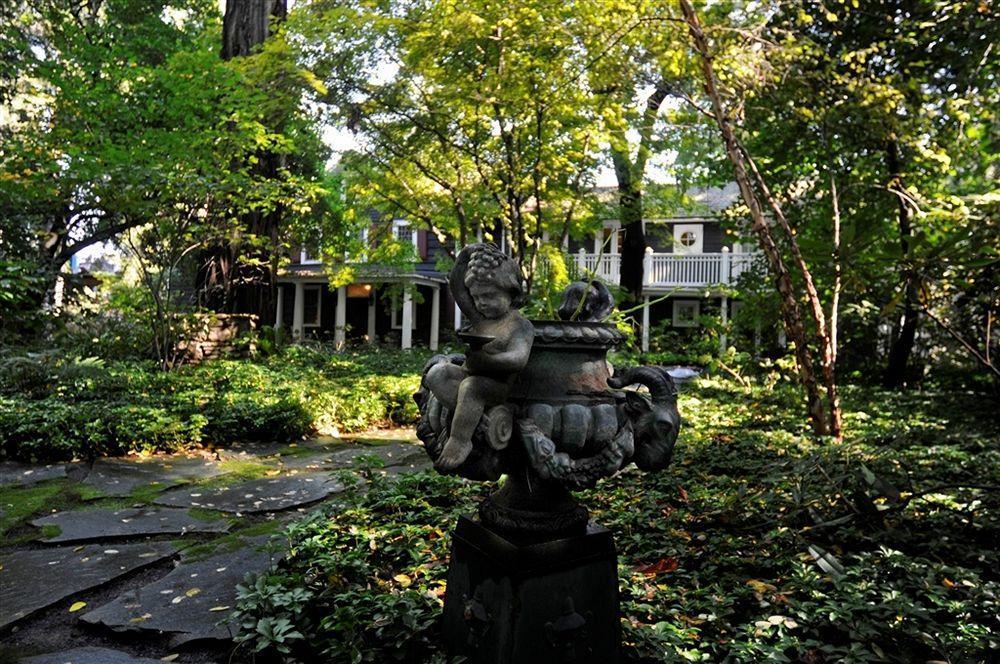 Buttermilk Falls Inn & Spa Milton Exterior photo