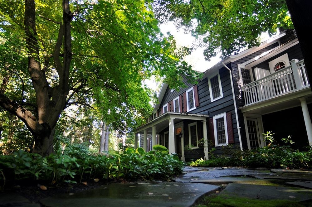 Buttermilk Falls Inn & Spa Milton Exterior photo